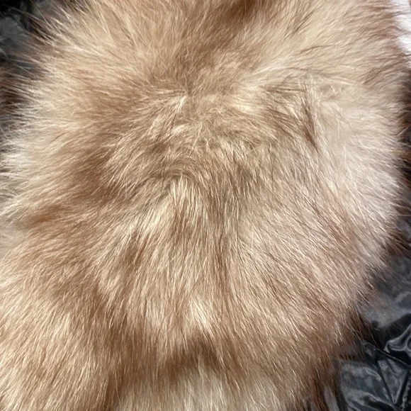 Vintage light color blond fur neck collar goes on jackets or coats